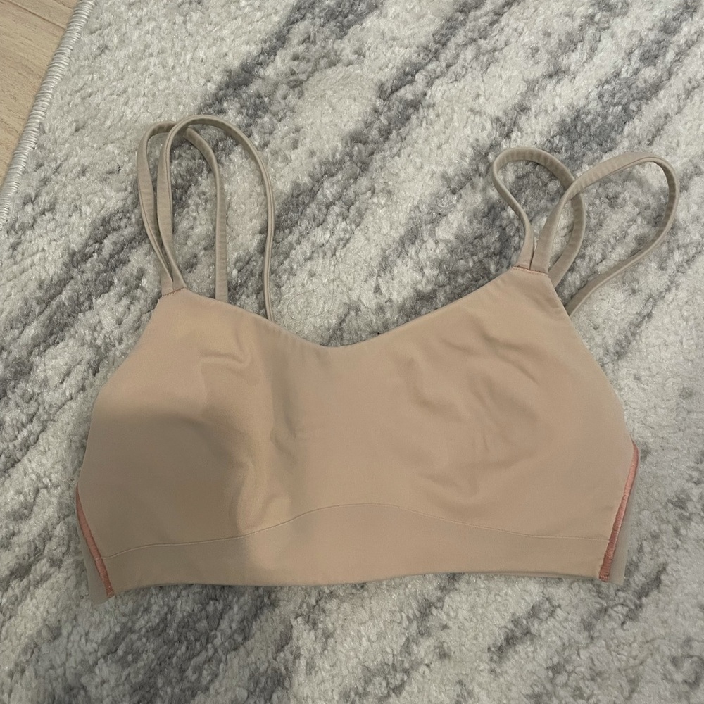 Lululemon like a cloud bra